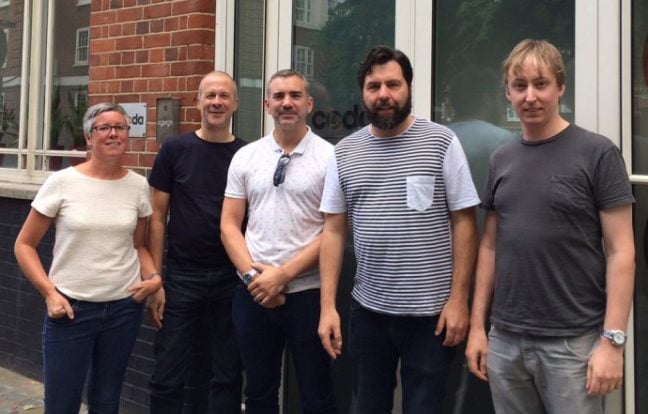 Music Agents Uk : Music Booking Agency London, UK, Int. | 舞台装置 : International talent booking is an music international booking agency in england that specializes in booking gigs for all styles of bands in europe.