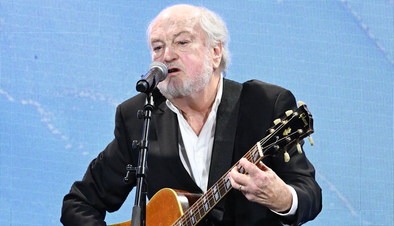Graham Lyle receives Icon Award at 2024 BMI London Awards - Music ...