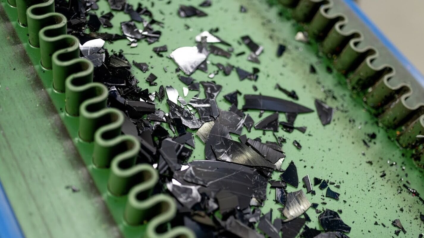 Warner Music, GZ Media Partner to Recycle Vinyl Without Sound Compromise
