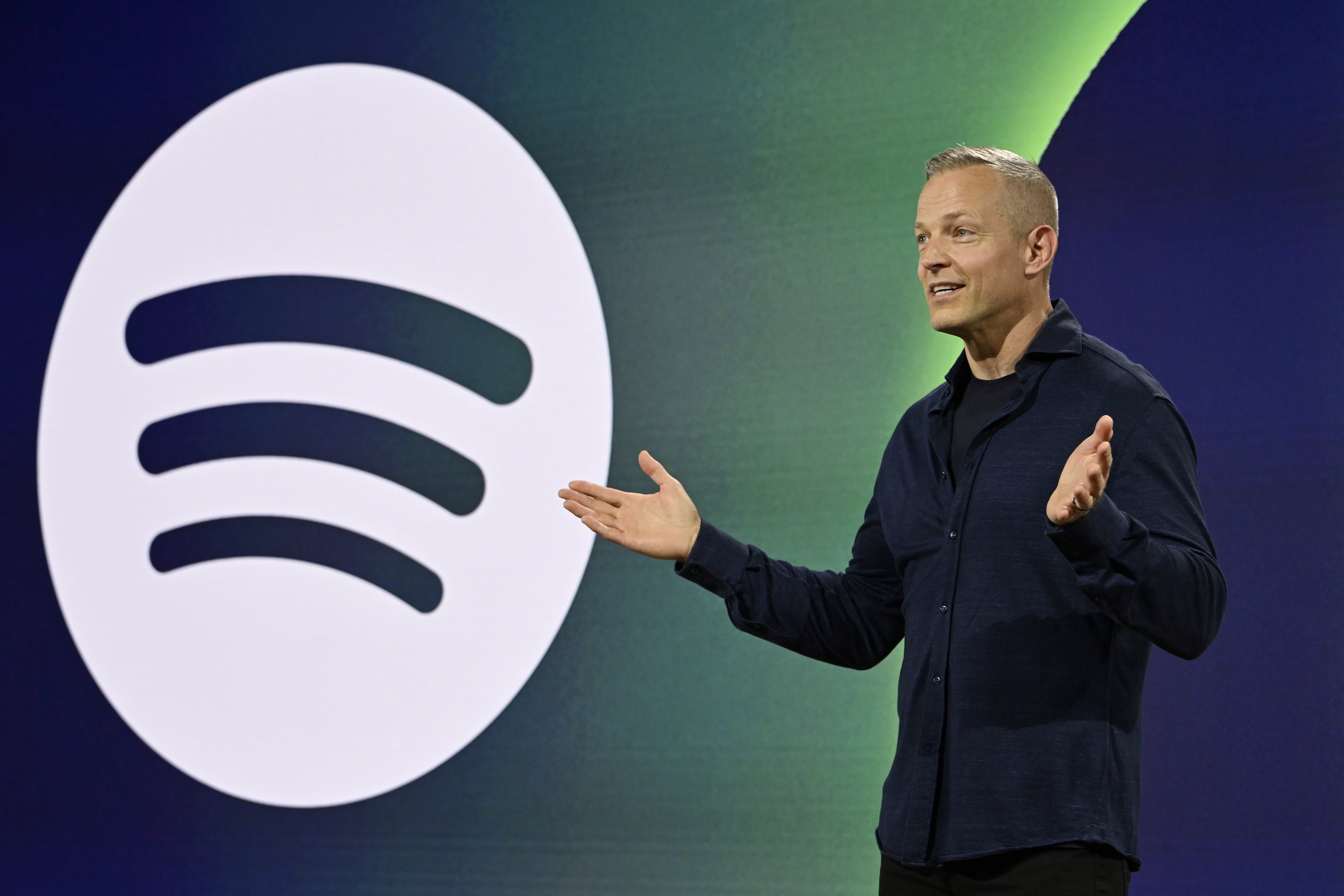 Spotify seeking rights to show live video of music festivals (report)