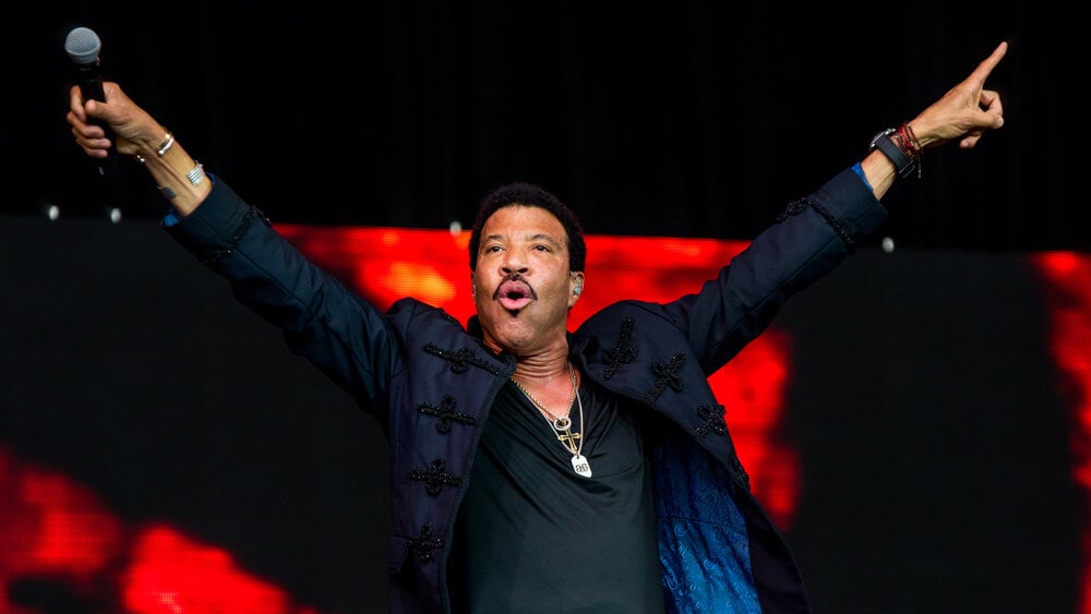 Lionel Richie files to trademark the sound of his voice, following Taylor Swift amid AI deepfake crackdown